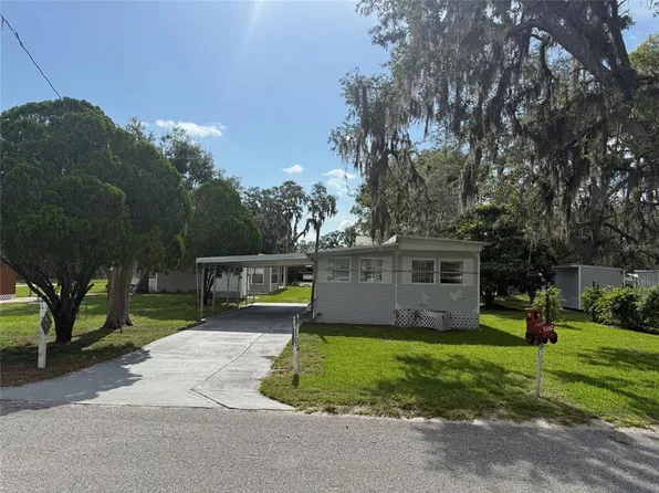 5102 Hill Dr, Zephyrhills, FL 33542