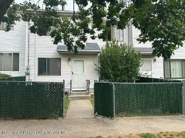 689 Elbe Ave, Staten Island, NY 10304