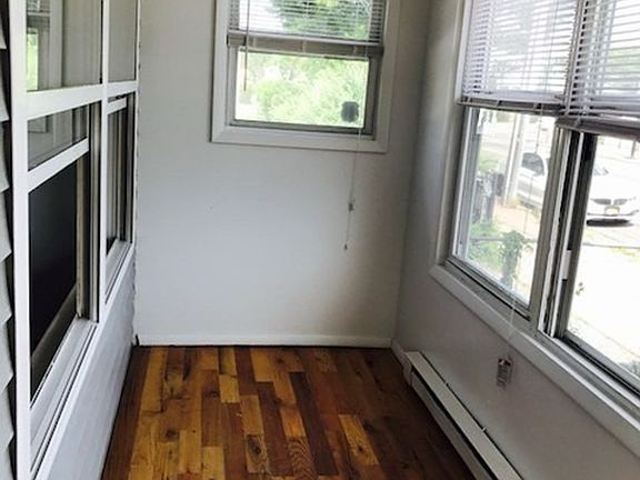 5th image of 347 Johnston Ave #1