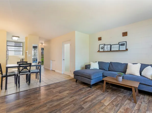 98-1042 Moanalua Rd APT 2-205, Aiea, HI 96701