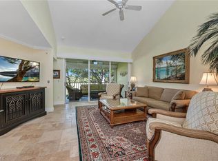 8390 Excalibur Cir APT F8, Naples, FL 34108