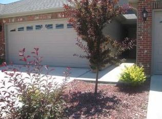 313 Deer Trail Ln, Schererville, IN 46375