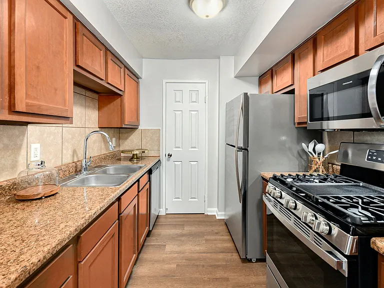 Legend Oaks Gated Community — Photo 79