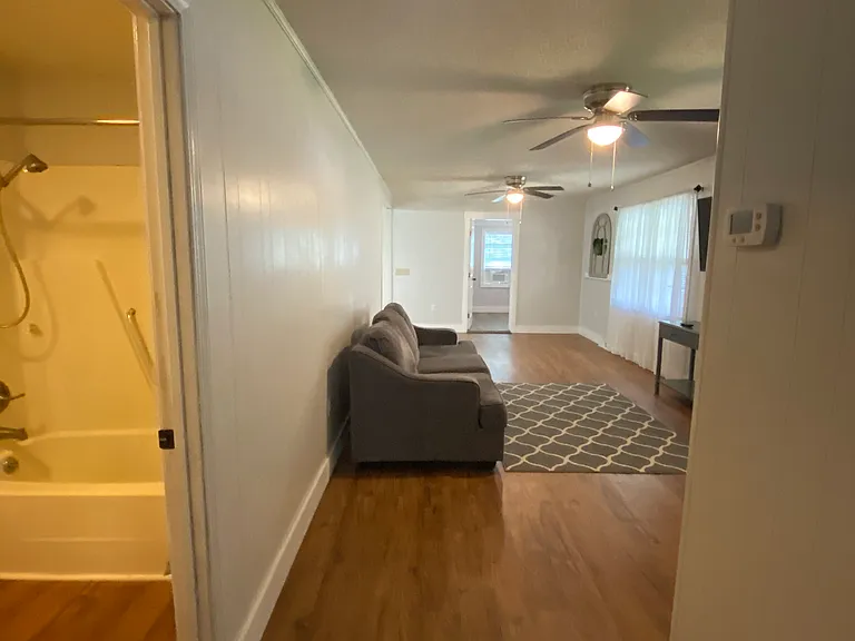 203 Augusta St — Photo 27