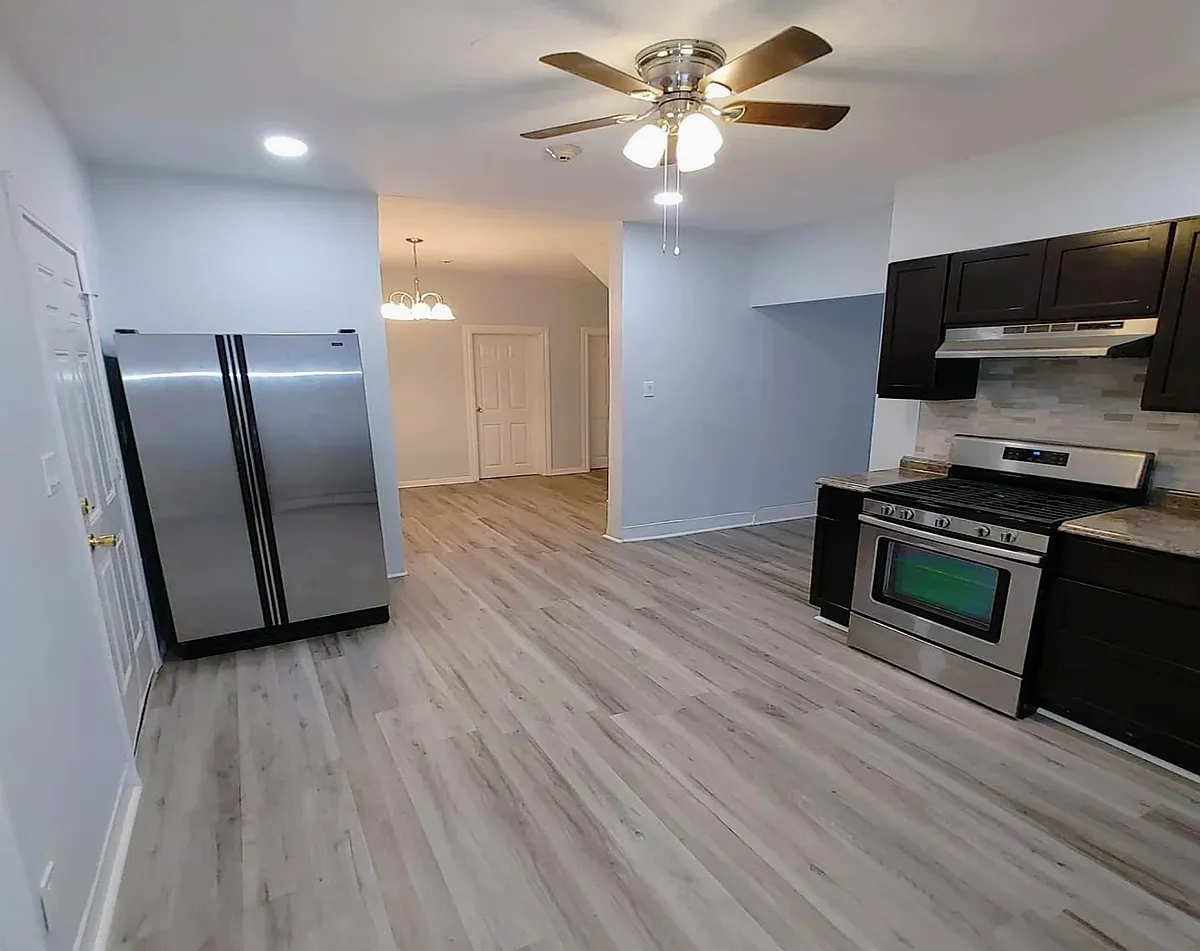 Building Photo - 304 Veazie St #1