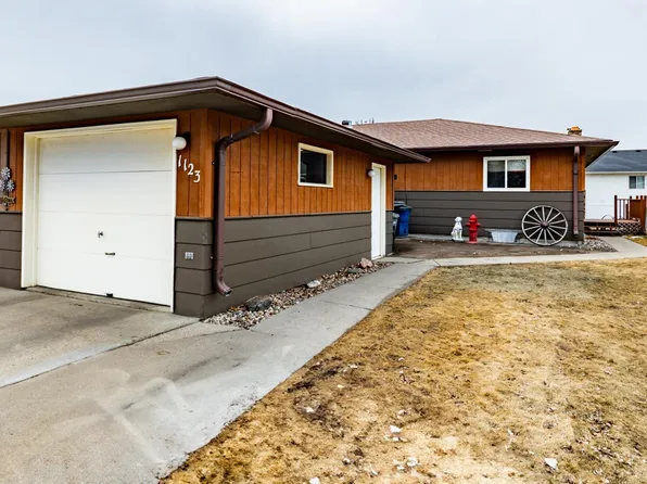 1123 19th St N, Moorhead, MN 56560