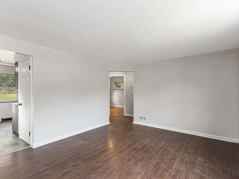 3069 Westwood Northern Blvd — Photo 8