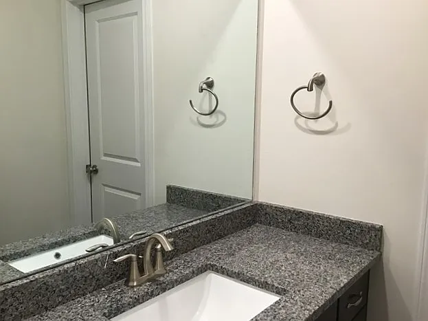 1218 E Peterson Ln — Photo 14