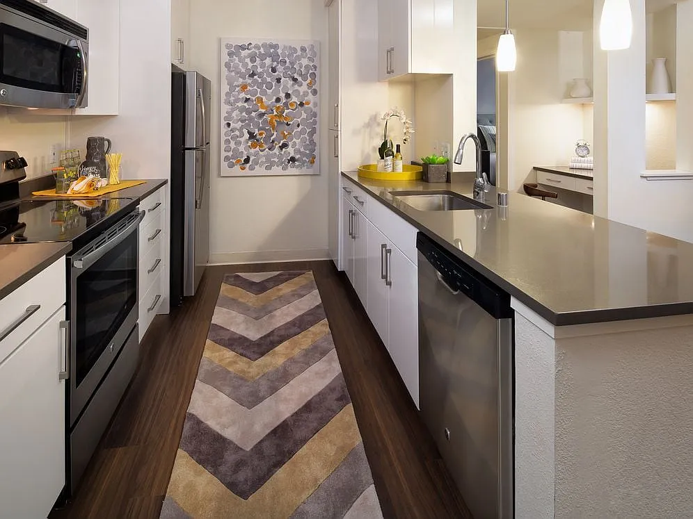 Contemporary Package Kitchen - Avalon Silicon Valley