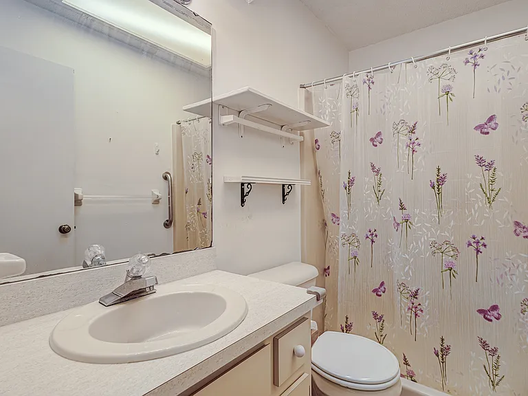 205 N Trout Ave — Photo 20
