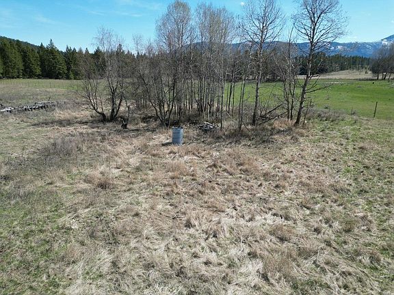 5th image of 2550B Burgess Rd