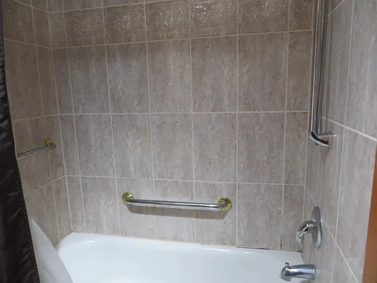 3202 Calhoun St — Photo 4