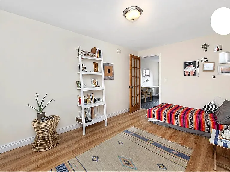 303 E 10th St #10 — Photo 10