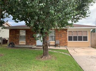 601 Willowbrook Dr, Gretna, LA 70056