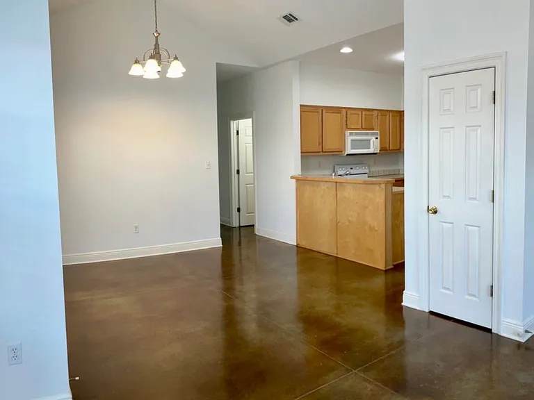912A Singley Ave #A — Photo 2