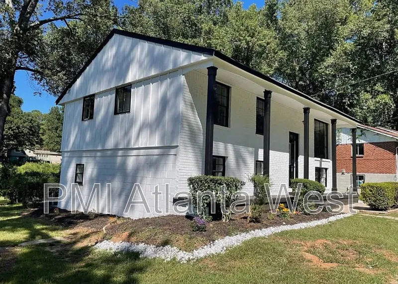 5 bed, 2.0 bath, 1775 sqft, $1,800 — Photo 2