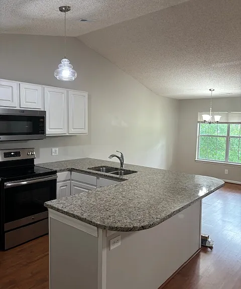 2928 Mulberry Ln #E — Photo 5