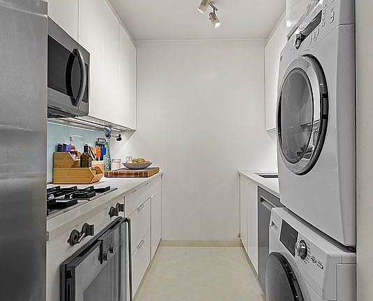 5th image of 343 E 74th St APT 4H