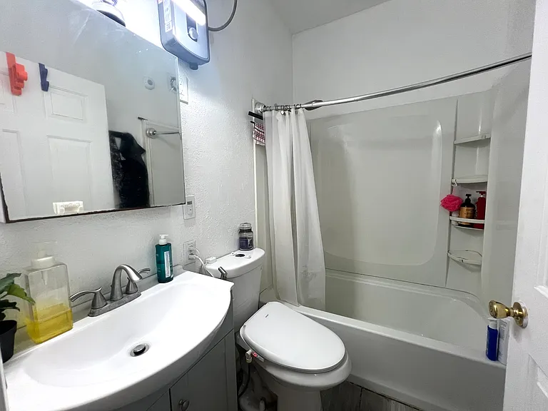 152 N 34th St #1 — Photo 8