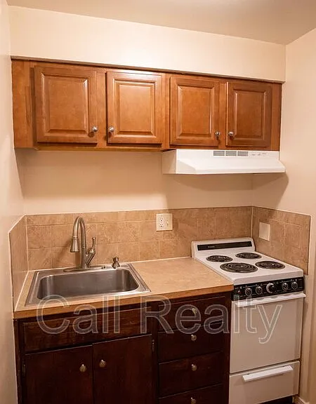 5223 N Crestline St — Photo 4