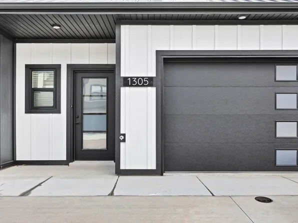 1305 Jonathan Wade Cir, Clarksville, TN 37043