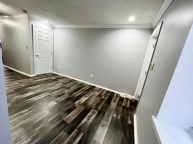 38 S Schroeder St — Photo 11