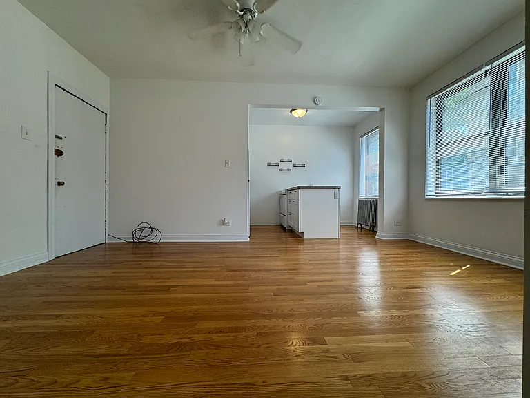 4350 N Ashland Ave — Photo 18
