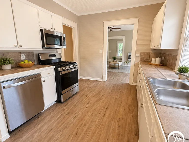 212 Ludwig Ave — Photo 5