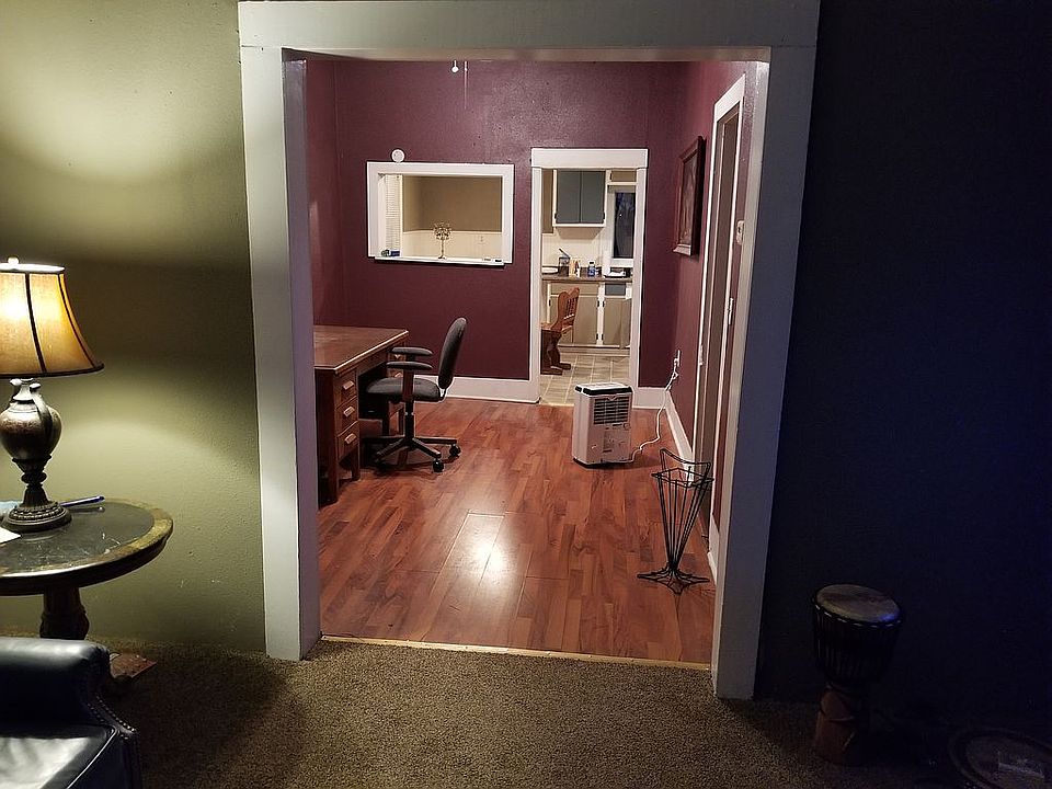 2nd image of 115 W Whitwell St