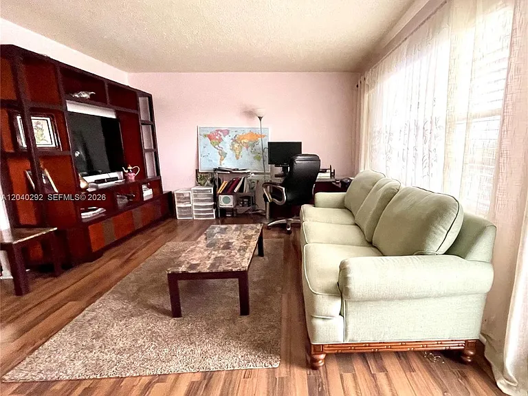 4031 Harwood Cres #4031-D — Photo 14