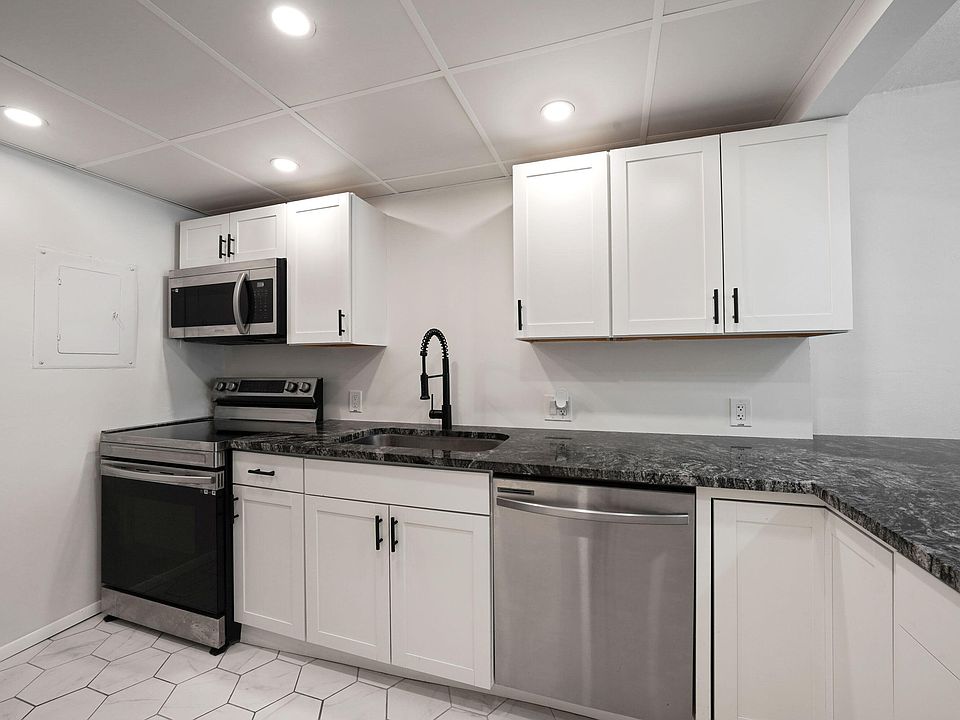 1st image of 7100 NW 17th Street #220