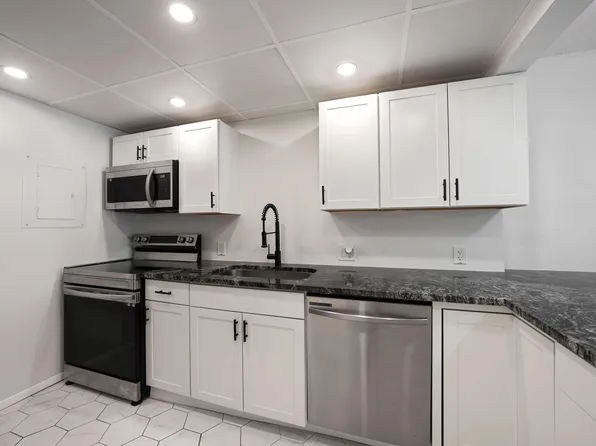 7100 NW 17th Street #220, Plantation, FL 33313