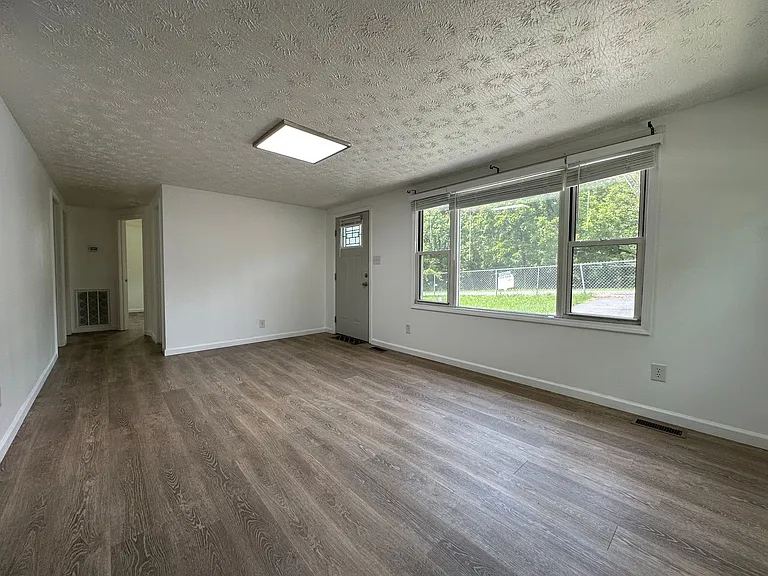 2752 Carrollwood Heights Rd — Photo 3