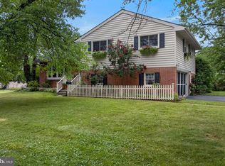 121 Home Ln, Landisville, PA 17538