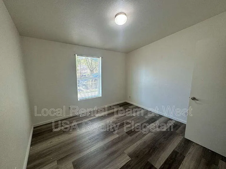 405 W Phoenix Ave #1 — Photo 13
