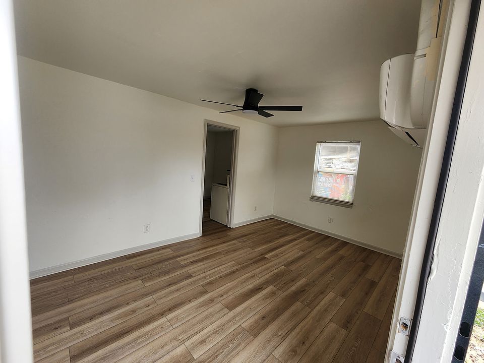 1st image of 3432 SW 29th Pl #3440