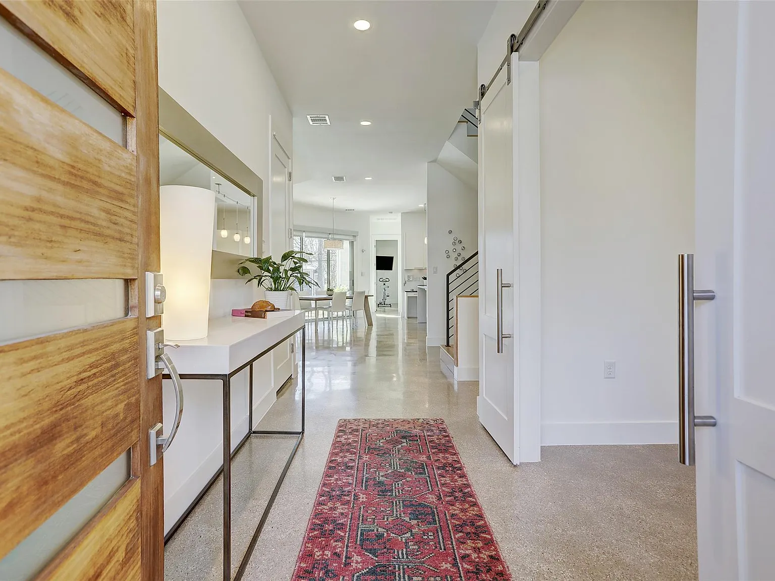 3 bed, 3.5 bath, 2543 sqft, $14,500 — Photo 3