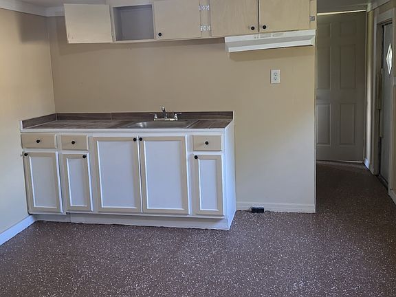 5th image of 5845 Fara St