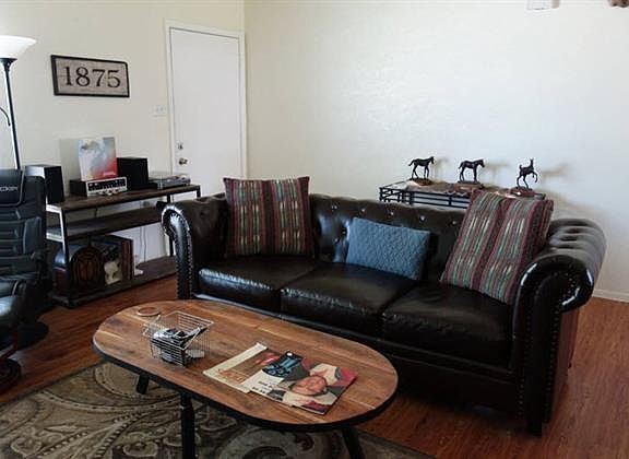 2nd image of 4907 Fontenay Dr
