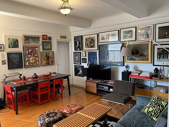 3rd image of 244 W 72nd St #16C1