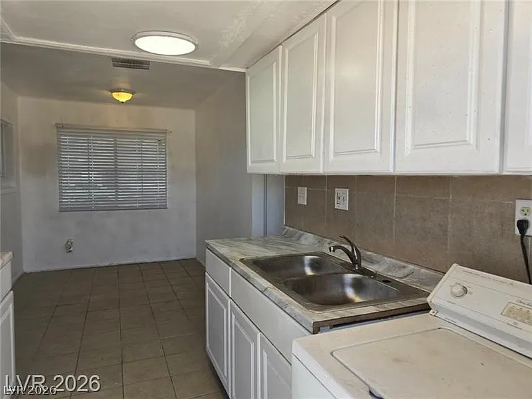 817 Duquesne Ave — Photo 10
