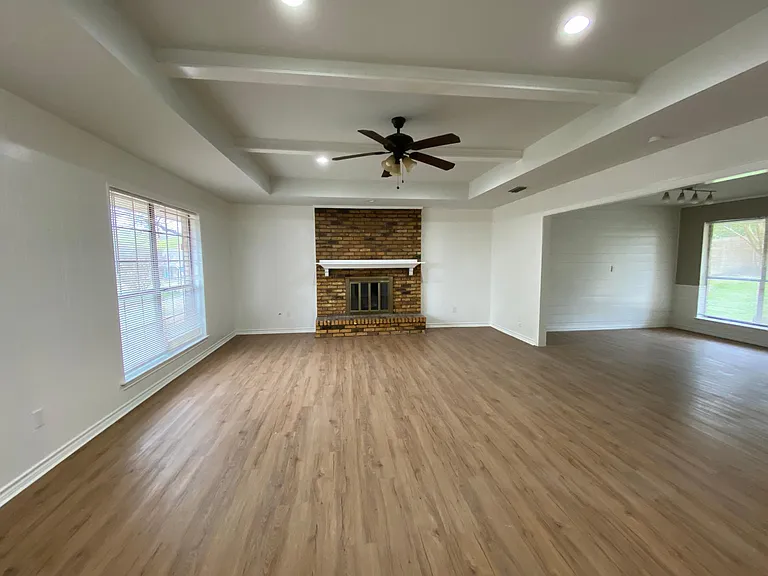 307 Wildwood Ln — Photo 10