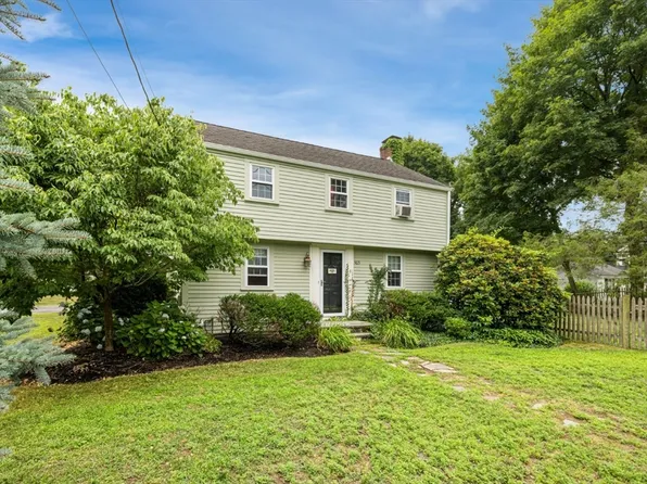 465 Main St, Lynnfield, MA 01940