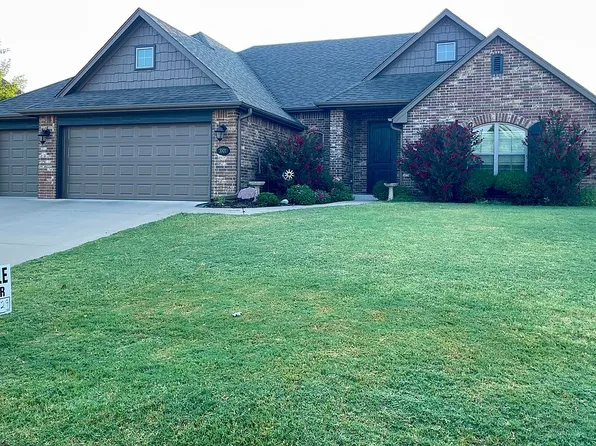 3301 S Black Oak Dr, Stillwater, OK 74074