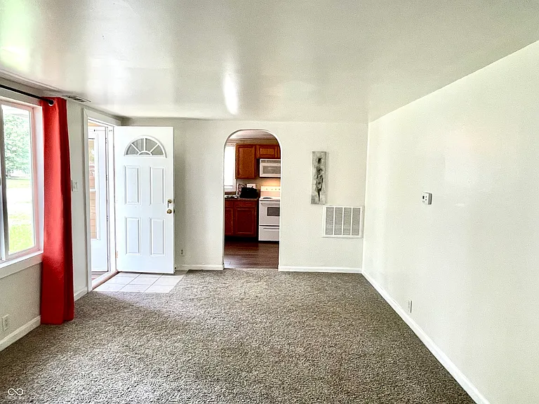 1704 S Lindell Dr — Photo 4