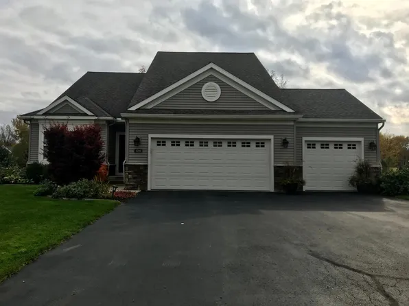1704 Spring Wind Dr SW, Byron Center, MI 49315