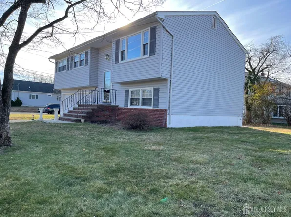 57 Greenbrook Rd, Middlesex, NJ 08846