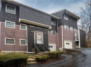 29 Stonegate Cir #C, Branford, CT 06405