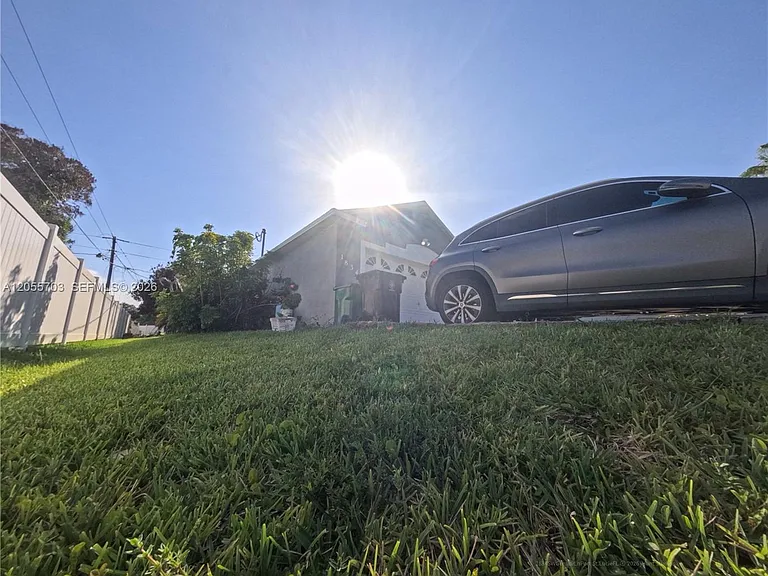 1834 SW Gemini Ln — Photo 38