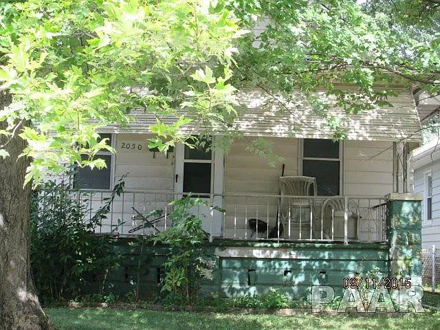 2050 N Gale Ave photo 1